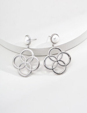 Lucky Link Earrings - White gold color