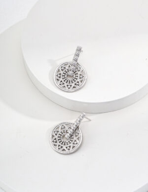 Lava Shell Earrings - White gold color
