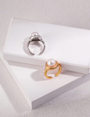 Moonlit Ring - White gold color
