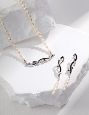 Love Memory Earring - White gold color