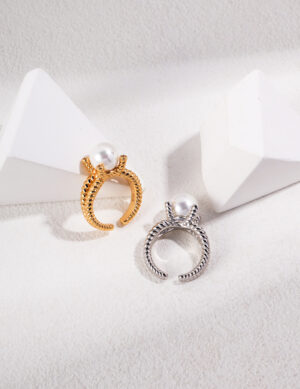Vibrant Vine Ring