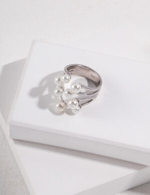Stamen Fragrance Ring - White gold color
