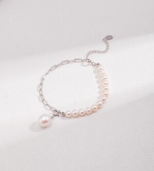 Unique Grace Bracelet - White gold color
